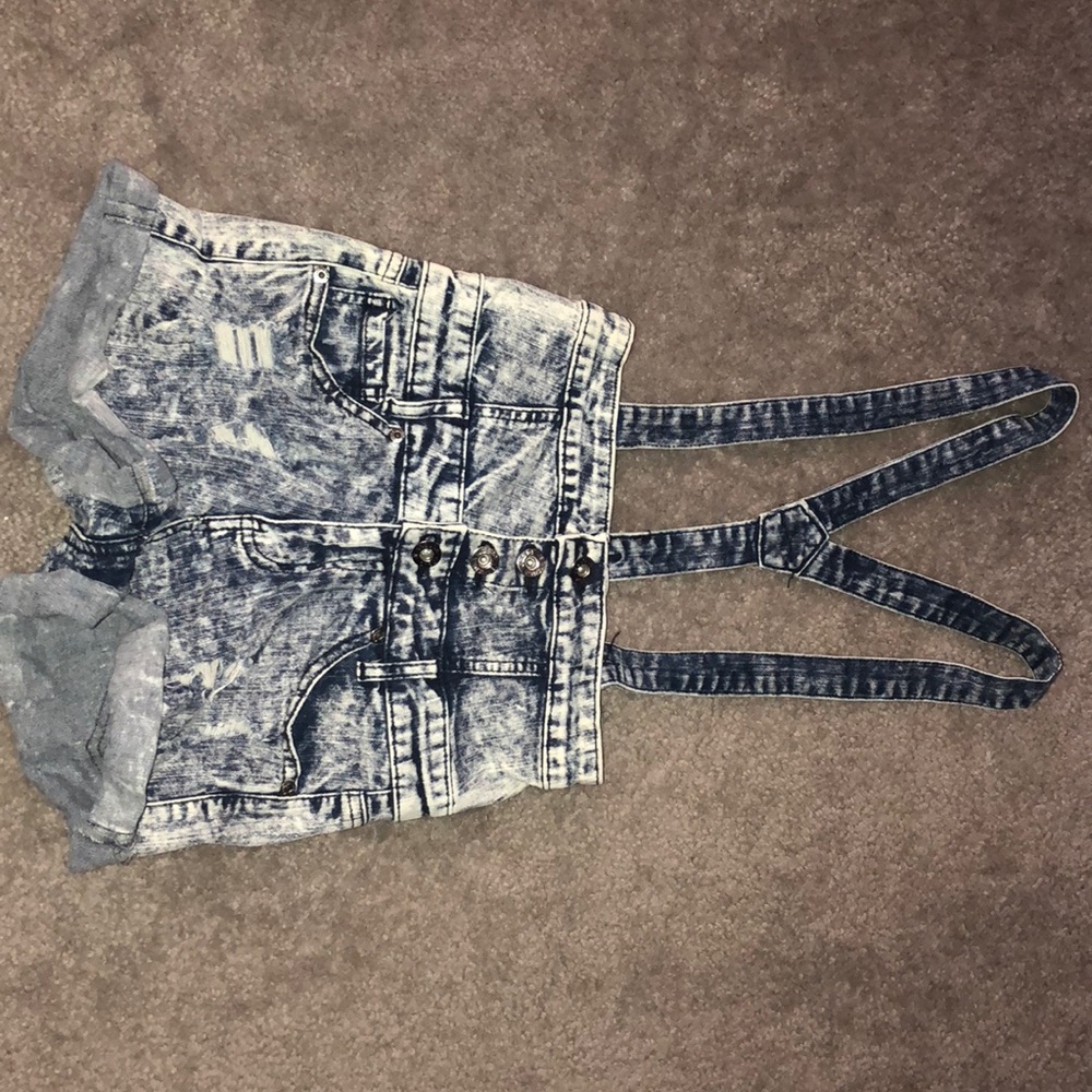Overall shorts